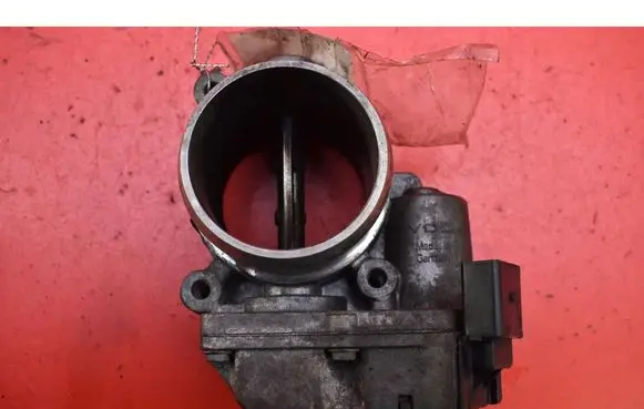 Audi A5 8T 8F Throttle body valve 4E0145950F