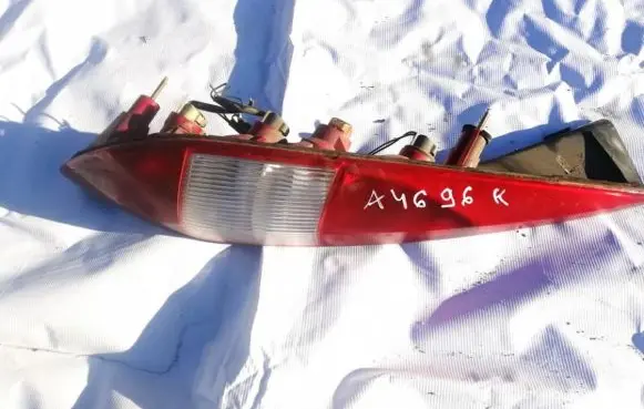 Ford Mondeo Mk III Rear/tail lights 1s7113405c