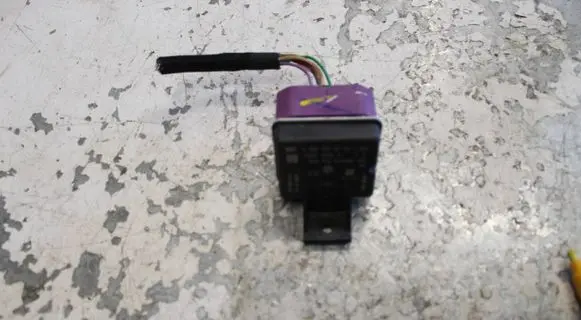 Renault Captur II Glow plug pre-heat relay 110679886R