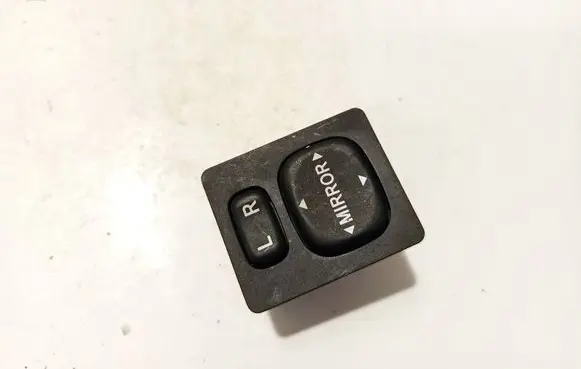 Toyota Avensis T250 Wing mirror switch 183574