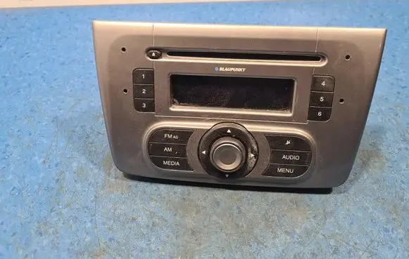 Alfa Romeo Mito Radio/GPS head unit trim 1560919080