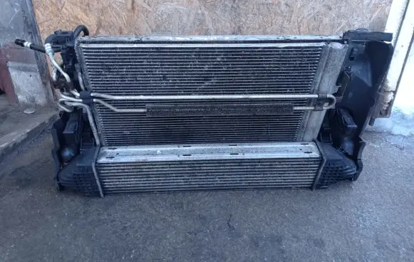Volvo XC70 Radiator set 6G917A095AD
