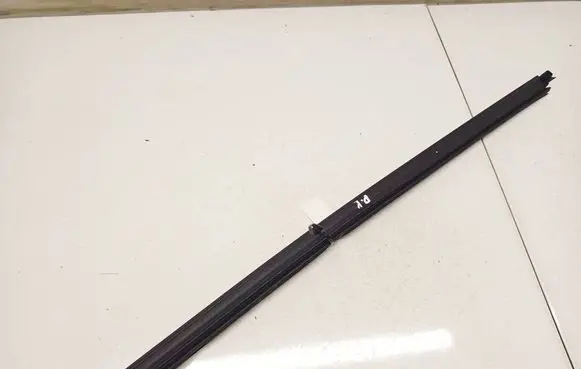 Peugeot 407 Front door glass trim molding 