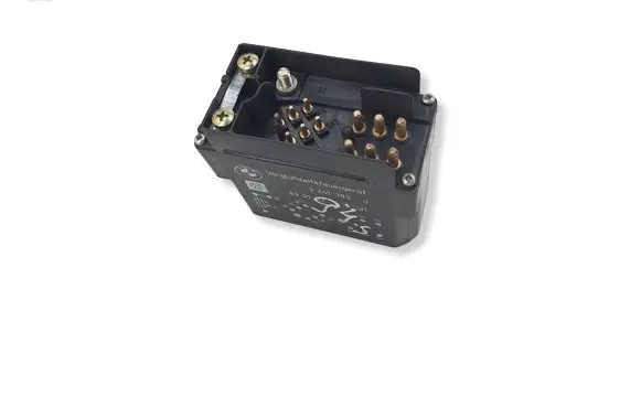 BMW 5 E34 Glow plug pre-heat relay 2241385 899133