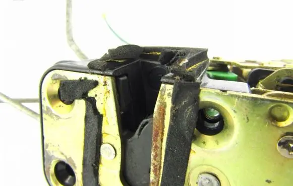 KIA Sorento Front door lock