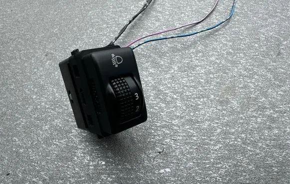 Nissan Patrol Y61 Other switches/knobs/shifts 25190VD300