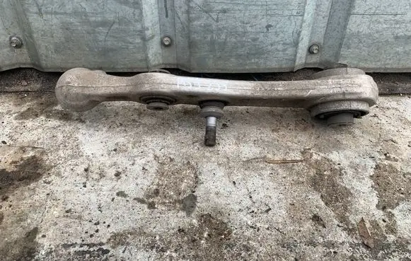 Mercedes-Benz C W205 Front lower control arm/wishbone 20508
