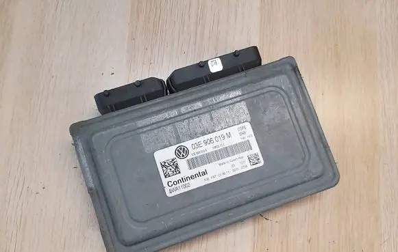 Skoda Fabia Mk2 (5J) Engine control unit/module 03E906019M