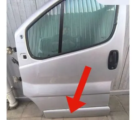Opel Vivaro Front door trim (molding) 808210114R 93856835