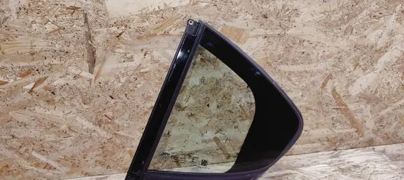 Alfa Romeo Giulia Rear vent window glass 
