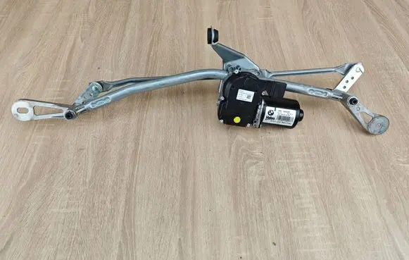 BMW 5 G30 G31 G38 Front wiper linkage and motor W224097 W227231