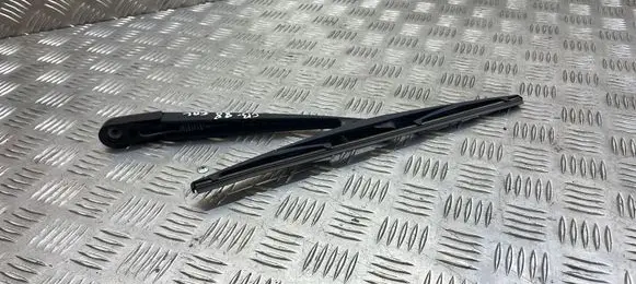 Subaru Forester SJ Rear wiper blade arm