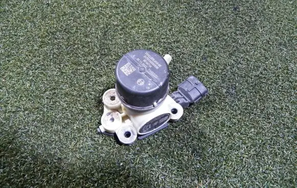 Jaguar XF X250 Adblue pump F01C070013 F01C07001200 7448320