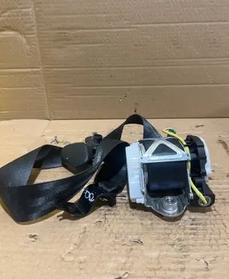 Skoda Fabia Mk2 (5J) Front seatbelt R5J0857702BRAA9