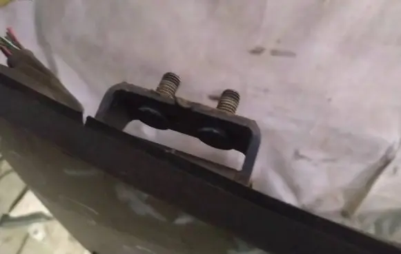 Mitsubishi Carisma Tailgate/trunk/boot hinge