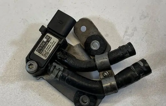 Skoda Roomster (5J) Exhaust gas pressure sensor 076906051B