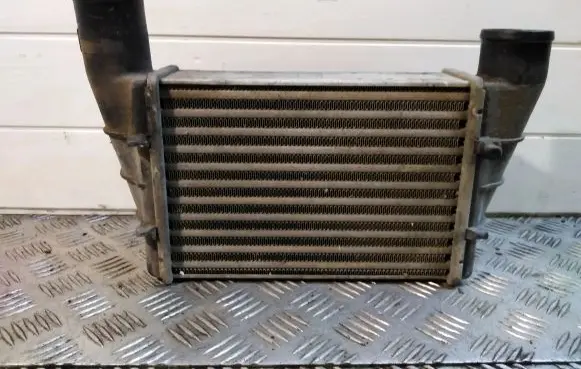 Volkswagen PASSAT B5 Intercooler radiator 058145805A