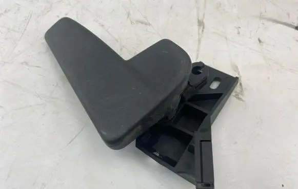 Volkswagen Golf VII Engine bonnet (hood) release handle 518823633B