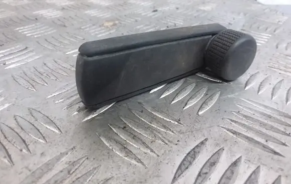 Volkswagen PASSAT B3 Front door interior handle 357837581