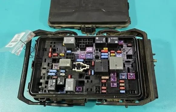 Opel Insignia B Fuse box set 39116633 IMPRK1560547