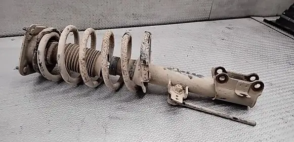 Volvo XC90 Front shock absorber with coil spring