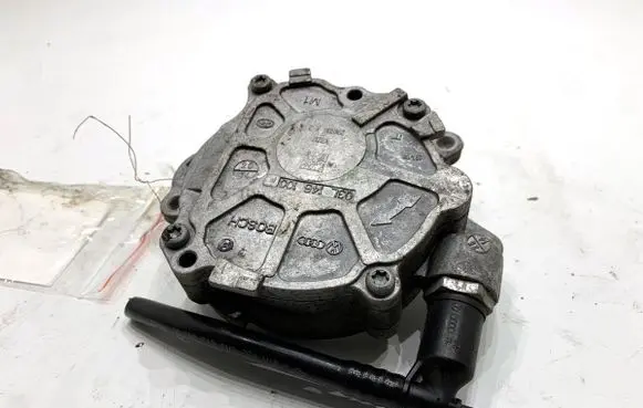 Seat Alhambra (Mk2) Vacuum pump 03L145100F