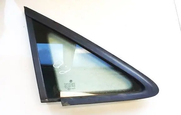 Volkswagen Touran I Front triangle window/glass DOT24M68AS2