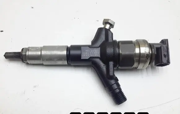 Subaru Forester SH Fuel injector 16613aa020
