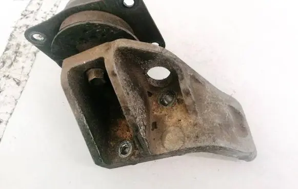 Fiat Sedici Engine mount bracket