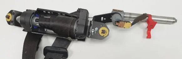 Volvo V70 Front seatbelt 30734732