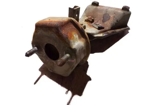 Volkswagen Transporter - Caravelle T4 Engine mount bracket
