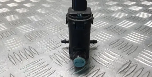 Hyundai Tucson TL Windscreen/windshield washer pump 985102J500