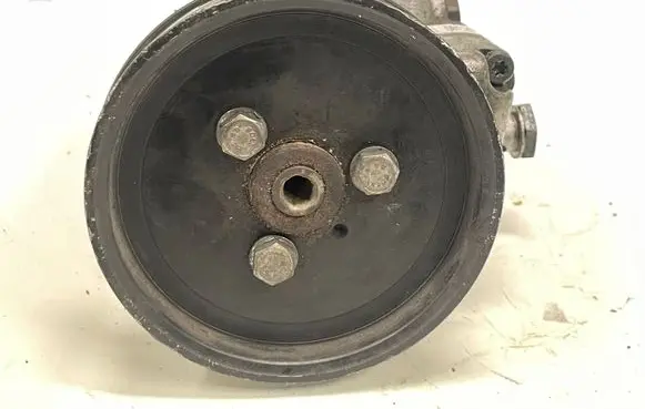 BMW 5 E60 E61 Power steering pump 678084802