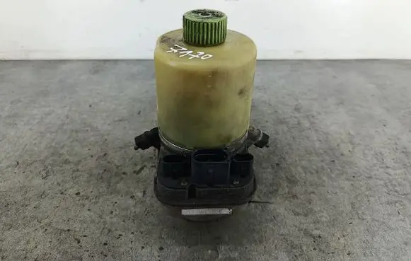 Skoda Fabia Mk2 (5J) Power steering pump TRW