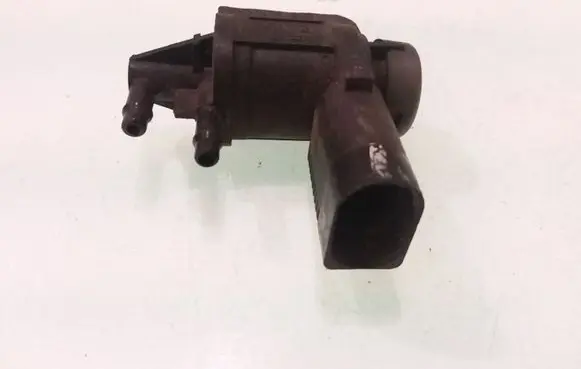 Volkswagen Golf IV Turbo solenoid valve 1J0906283C