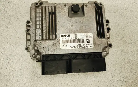 KIA Ceed Engine control unit/module 0281017217 391132A511 1039S44684
