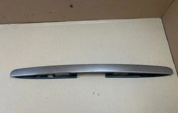 Mercedes-Benz ML W164 Trunk door license plate light bar 1647400893