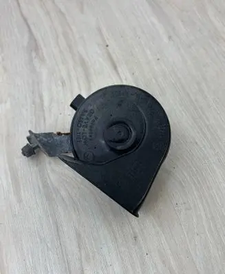 BMW 3 E46 Horn signal 8379710