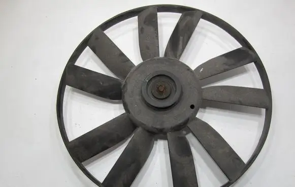 Volkswagen PASSAT B4 Fan impeller 1H0119113 820903395