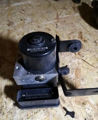 Volvo S40 ABS Pump 30736589A