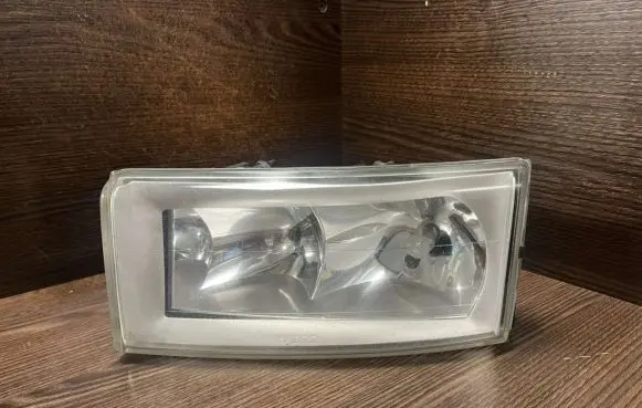 Iveco Daily 3rd gen Headlight/headlamp 1305235382 1305219078