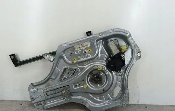 KIA Opirus Front door window regulator with motor 824703F010ZC30234