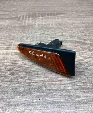 Subaru Legacy Front fender indicator light 220902 12V5WW5W