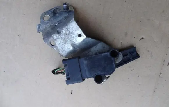 Ford Focus Headlight/headlamp level sensor VP3M5F-13D007-DA