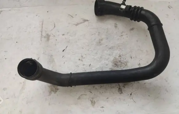 Intercooler hose/pipe
