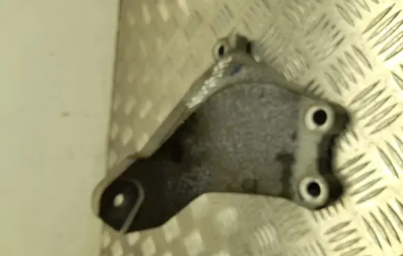Nissan Leaf I (ZE0) Engine mounting bracket GLH