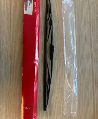 KIA Sedona Windshield/front glass wiper blade 983604D050