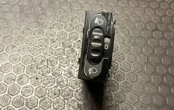 Opel Vivaro Headlight level height control switch 7700841235 8200379685 G6281