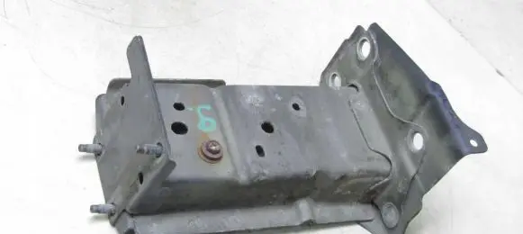 Nissan Pulsar Front bumper shock/impact absorber 