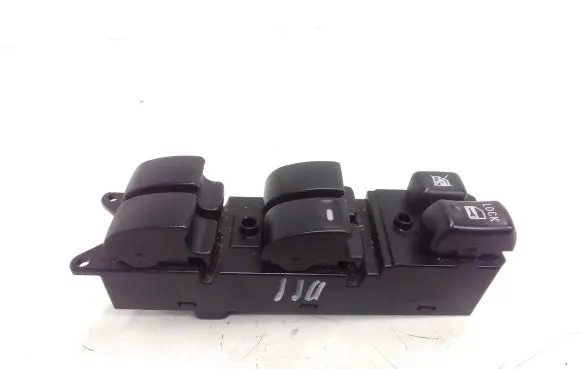 Mitsubishi Outlander Electric window control switch 8608A181